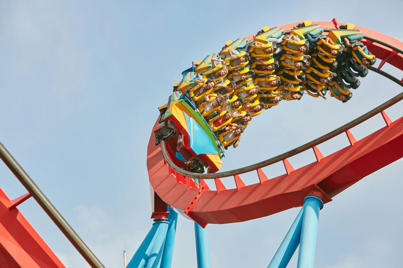 PortAventura World-åktåg sett från nedanför